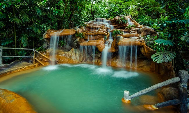 Costa Rica Hot Springs, Best Place & Time To Visit by Local Experts